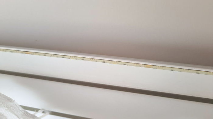 párkányfüggöny világítás