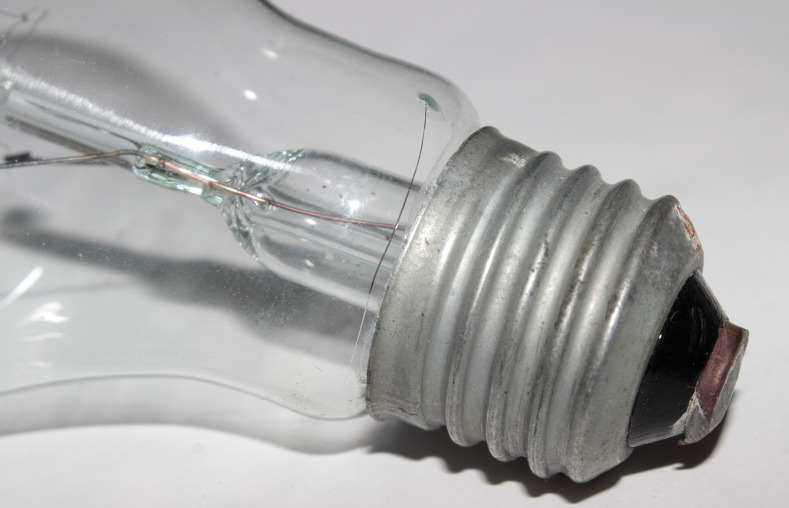 пукнатина в колбата.