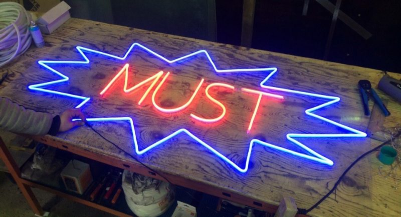 Neon építési folyamat