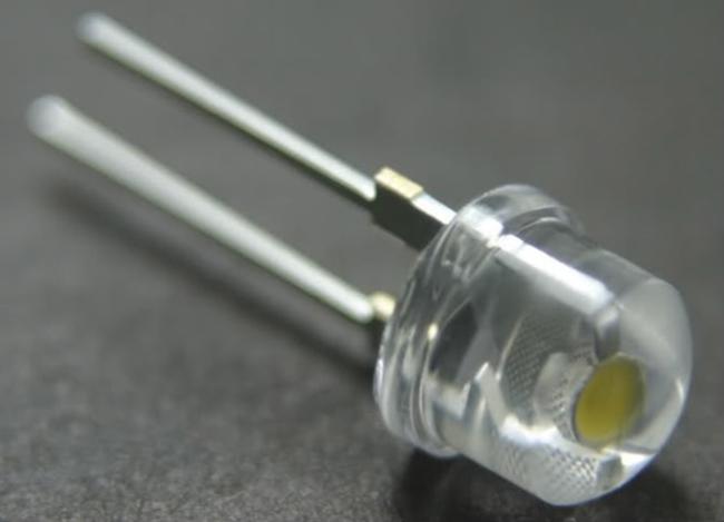 DIP LED รุ่นที่เรียกว่าหมวกฟาง