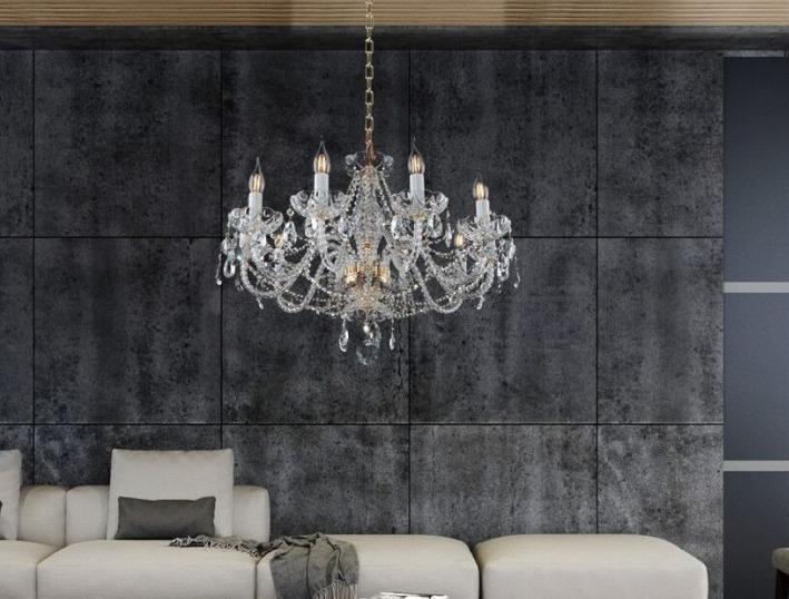 Im więcej żarówek, tym większy obszar może oświetlić żyrandol.