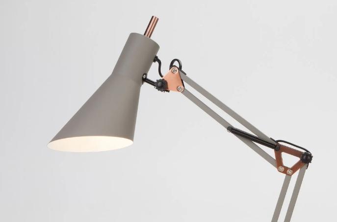 Ako si vybrať stolnú lampu