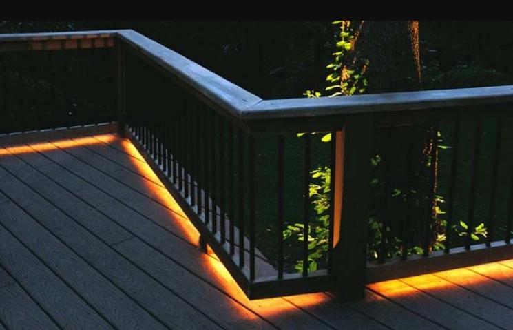 Монтаж на осветление в двора на селска къща