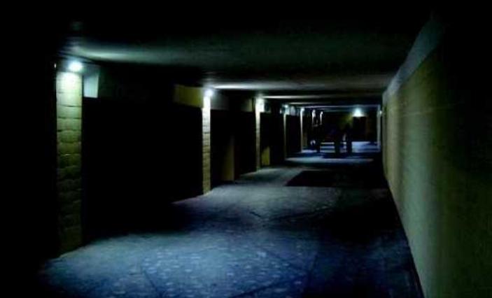 Oświetlenie powinno zapewniać wystarczającą widoczność dla ruchu do wyjścia.