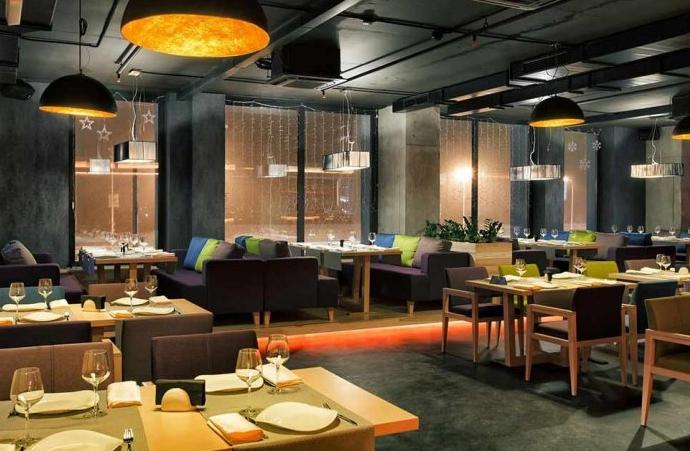 ในตอนเย็นมักจะเลือกแสงที่อ่อนลง