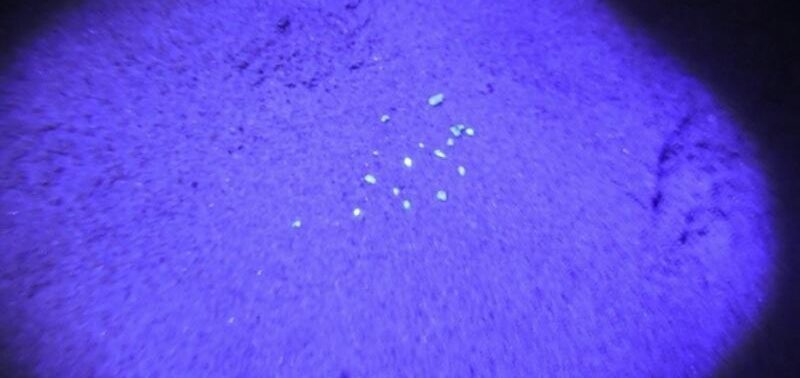 คุณสมบัติของไฟฉายอัลตราไวโอเลต