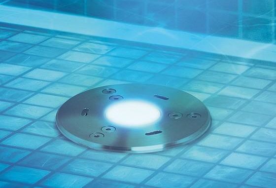 Érintésmentes felső lámpa.