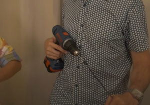 วิธีทำพวงมาลัยหลอดไฟด้วยมือของคุณเอง