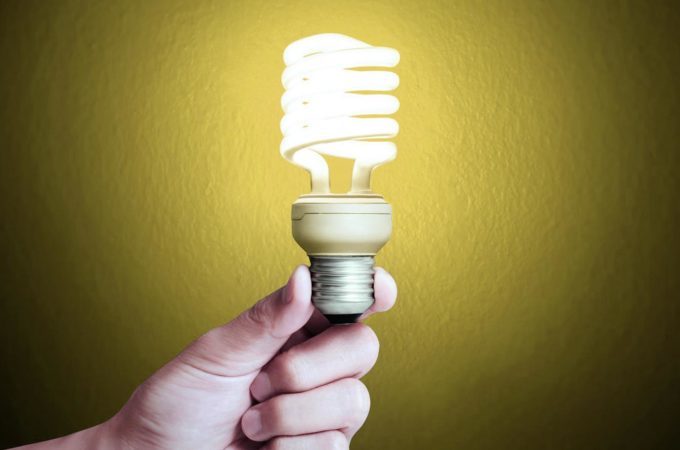 Lampu siling buat sendiri di sekeliling perimeter