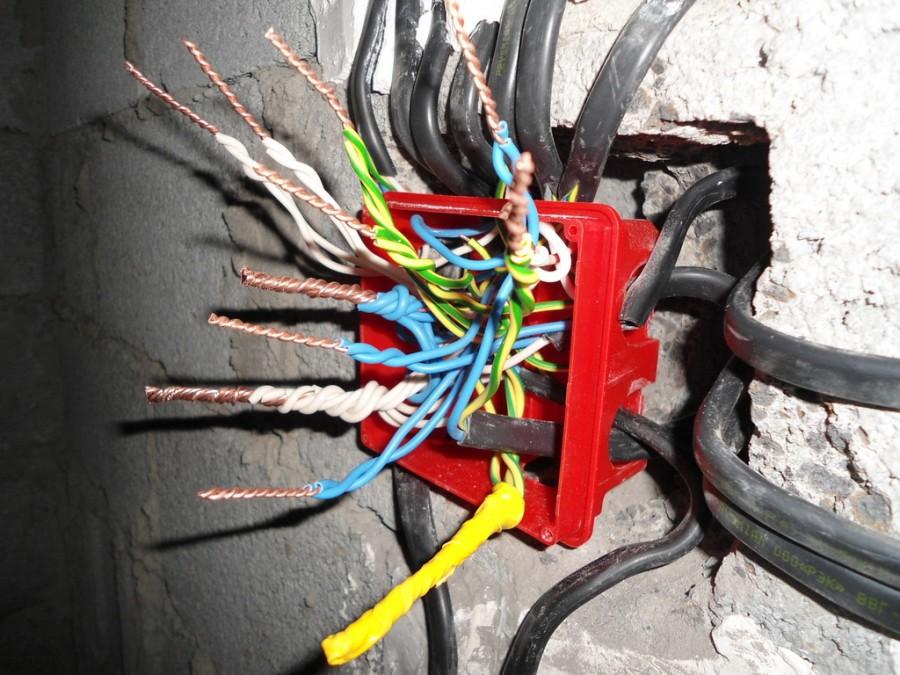 Miért villog a lámpa egy lakásban vagy egy magánházban?