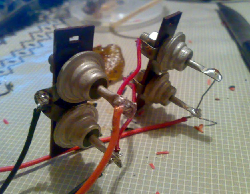 วิธีทำแหล่งจ่ายไฟ 12 โวลต์ด้วยมือของคุณเอง - ตัวอย่างวงจร