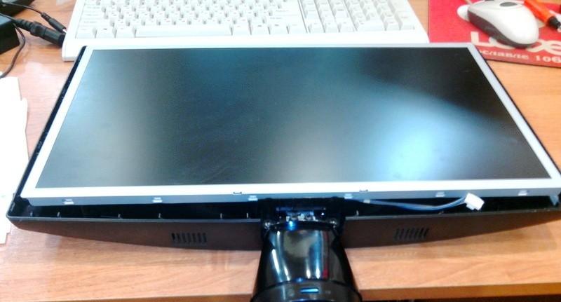 Konvertera bildskärmens bakgrundsbelysning till LED