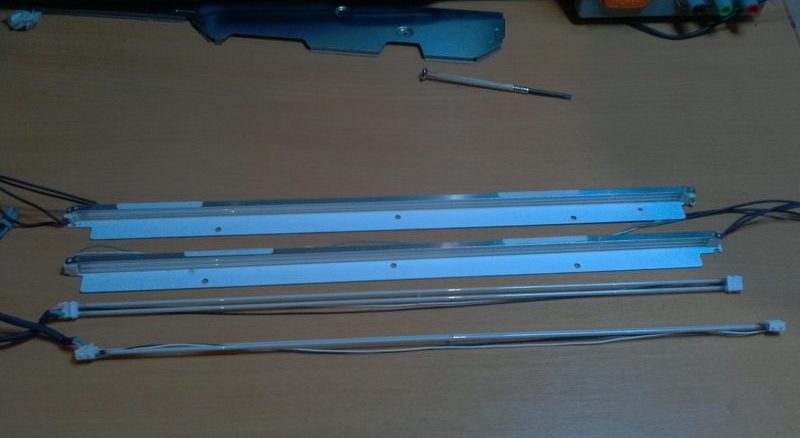 Konvertera bildskärmens bakgrundsbelysning till LED