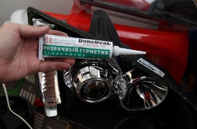 Automobilio priekinių žibintų sandariklio naudojimas