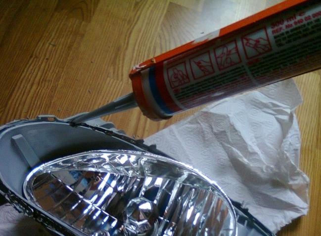 Automobilio priekinių žibintų sandariklio naudojimas