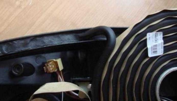 Automobilio priekinių žibintų sandariklio naudojimas