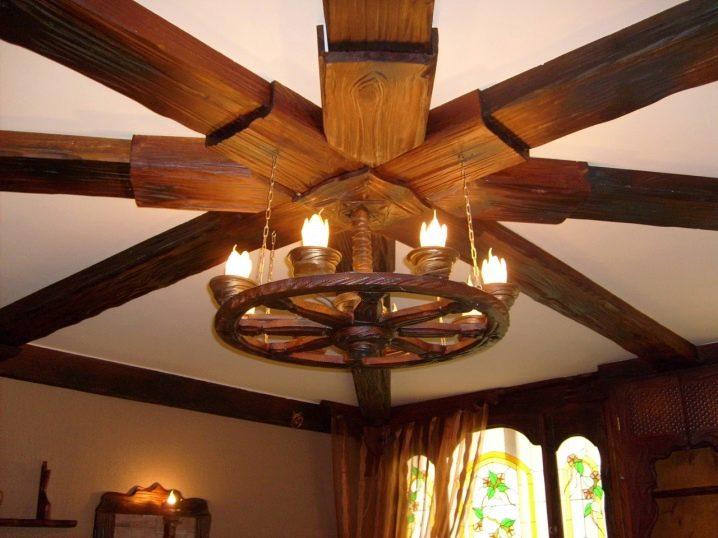 Gyönyörű házi készítésű lámpák rögtönzött anyagokból