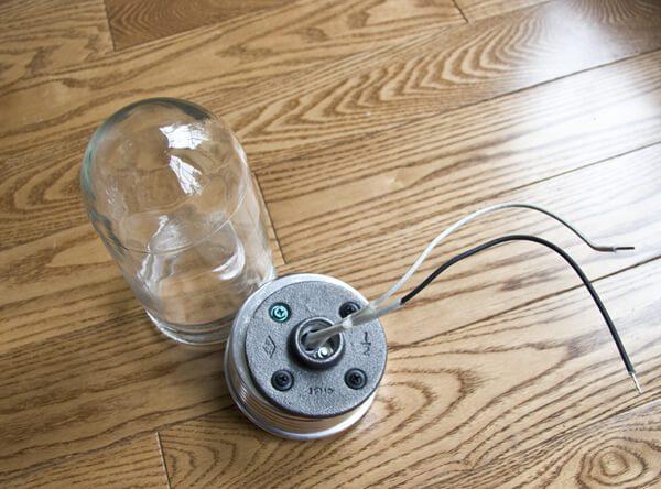 Gyönyörű házi készítésű lámpák rögtönzött anyagokból