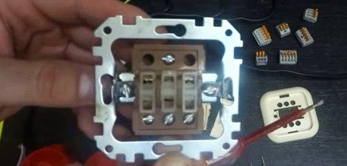 วิธีเชื่อมต่อสวิตช์สามตัว - แผนภาพการเดินสายไฟ