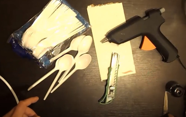 Gyönyörű házi készítésű lámpák rögtönzött anyagokból