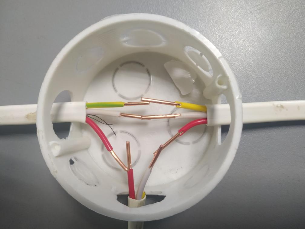 Kaip sumontuoti šviesos jungiklį su vienu raktu - laidų schemos