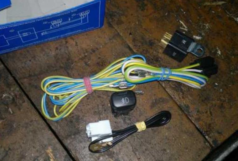 توصيل المصابيح الأمامية عن طريق التتابع