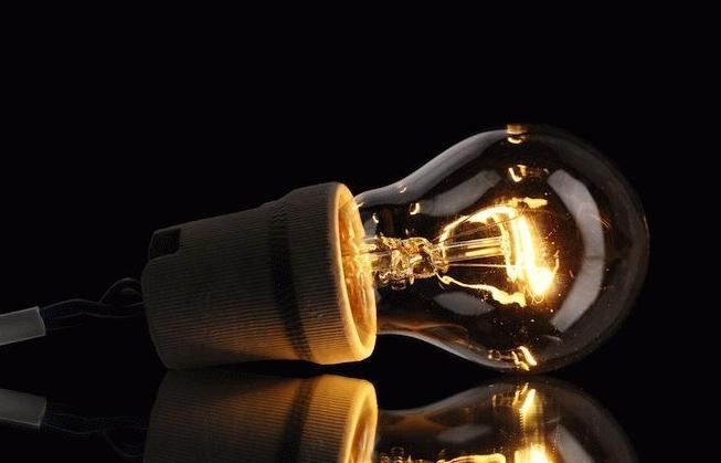 ประวัติไฟฟ้าแสงสว่าง