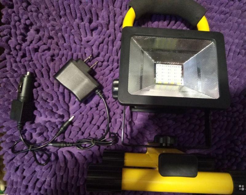 So entfernen Sie selbst einen Kronleuchter von der Decke