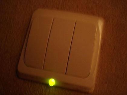 Paano ikonekta ang isang switch na may tagapagpahiwatig ng backlight