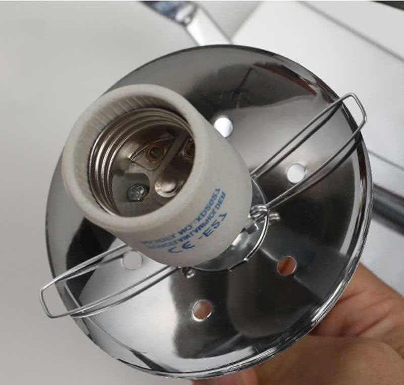 So entfernen Sie selbst einen Kronleuchter von der Decke