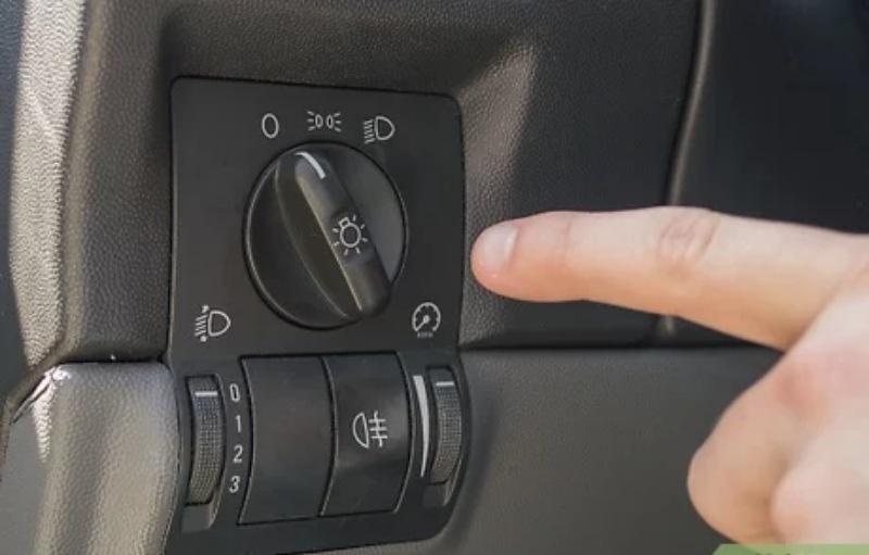 Hol kapcsolnak be a távolsági és tompított fényszórók?