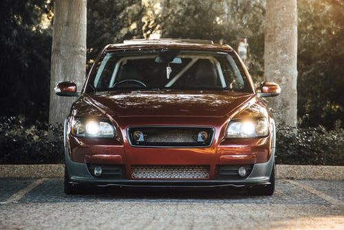 Mi a különbség a xenon és a bi-xenon között, melyiket jobb választani?