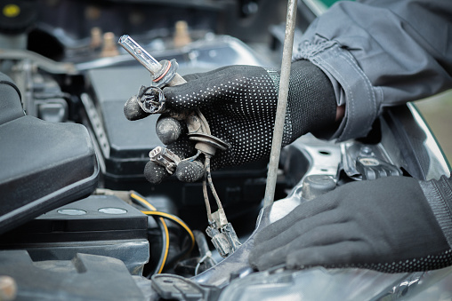 Mi a különbség a xenon és a bi-xenon között, melyiket jobb választani?