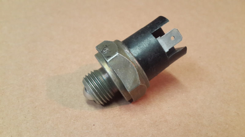 למה הפנסי האחורי לא דולקים?